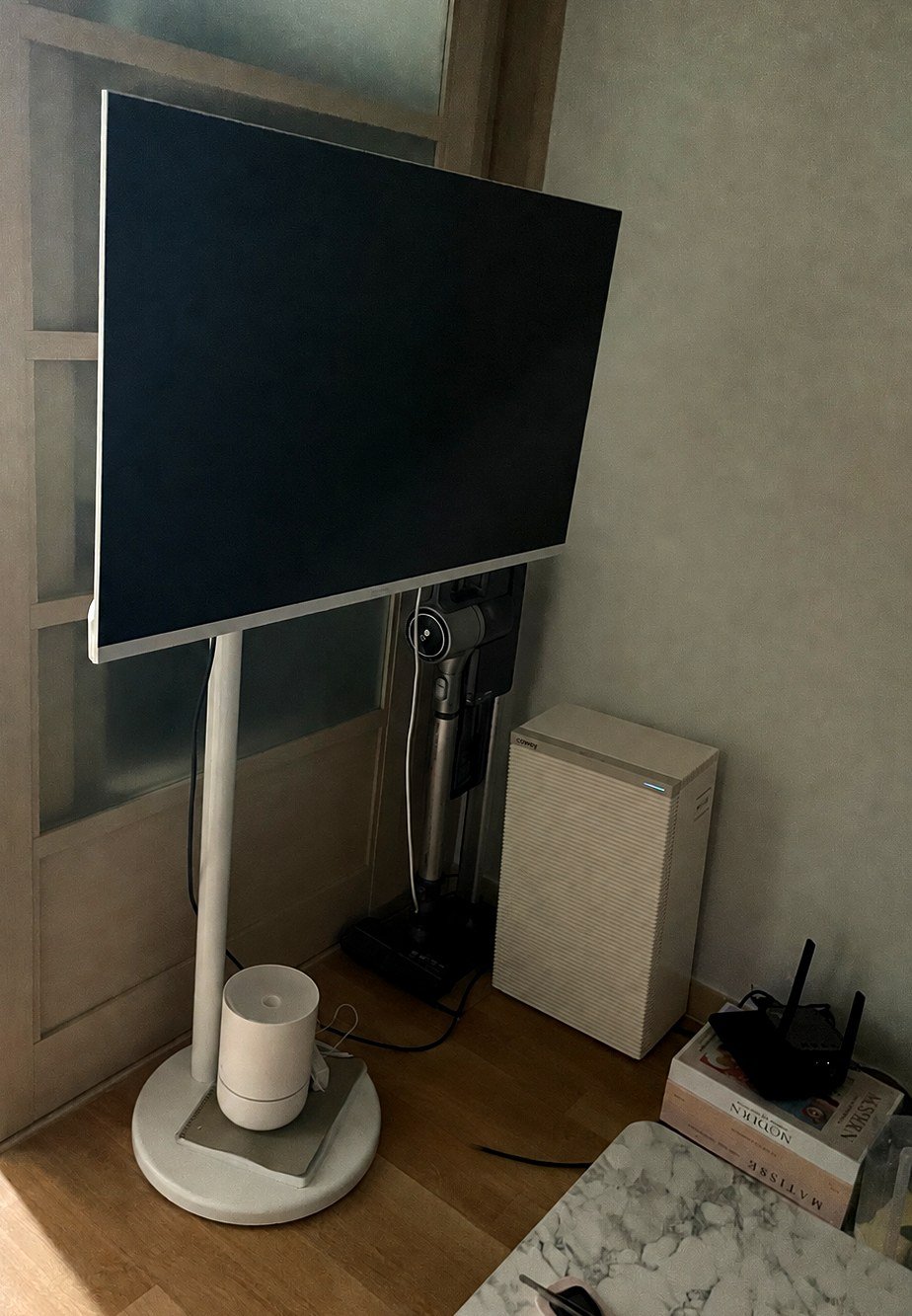 거실에 설치한 TV와 인터넷